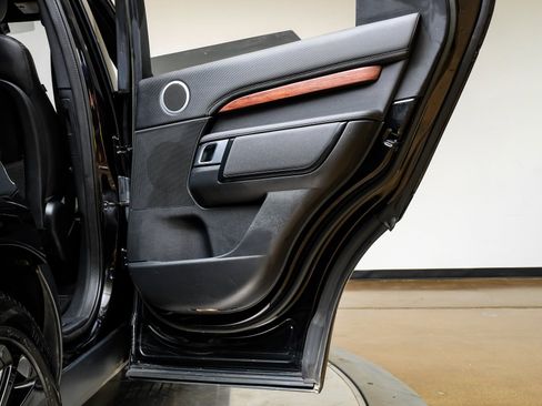 Used 2023 Land Rover Discovery S R-Dynamic image 52