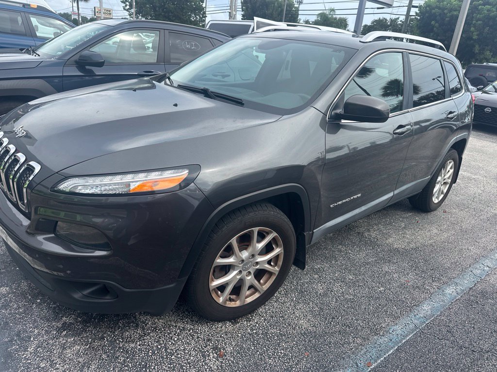 Used 2016 Jeep Cherokee Latitude FWD image 6