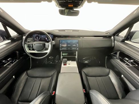 Used 2025 Land Rover Range Rover Long Wheelbase SE image 10