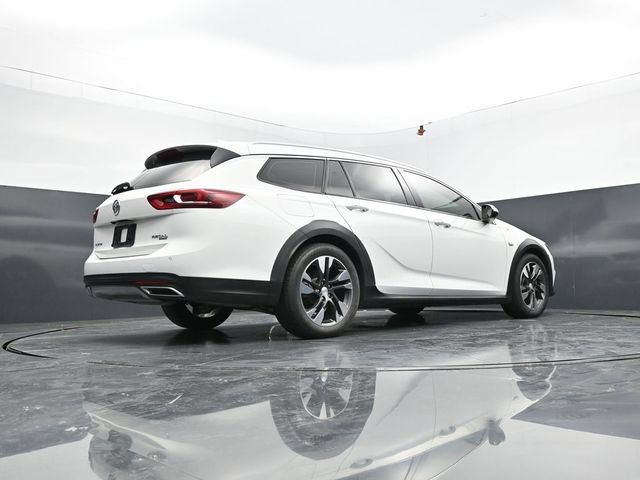 Used 2018 Buick Regal Essence w/ Driver Confidence Package #1 AWD/4WD image 44