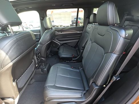 New 2026 Jeep Grand Cherokee L Limited AWD/4WD image 10