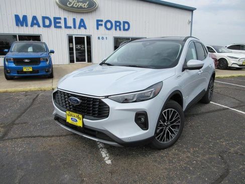 Used 2025 Ford Escape SE w/ PHEV Premium Package FWD image 4