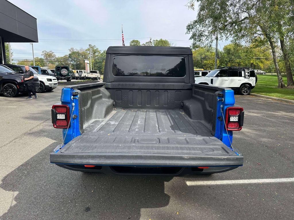 Used 2023 Jeep Gladiator Mojave w/ LED Lighting Group AWD/4WD image 7