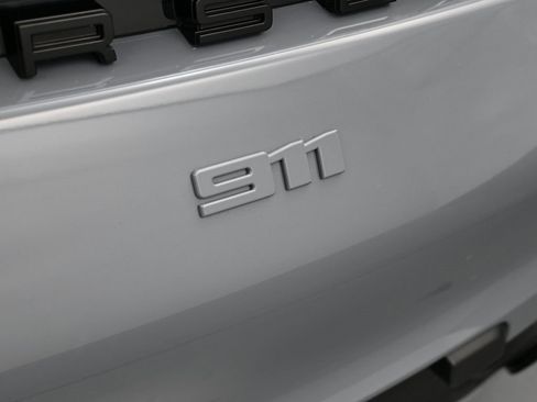 Used 2024 Porsche 911 Carrera image 8