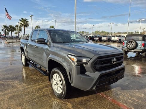 Used 2024 Toyota Tacoma SR image 6