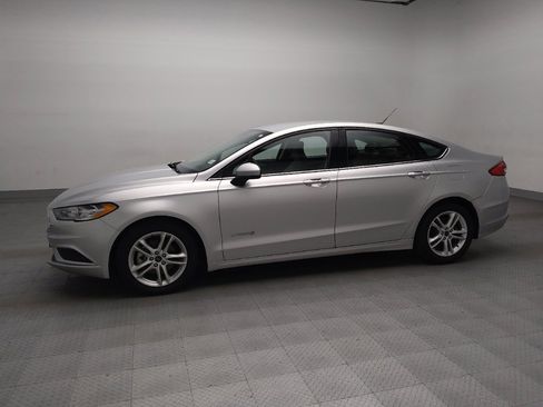 Used 2018 Ford Fusion S image 2