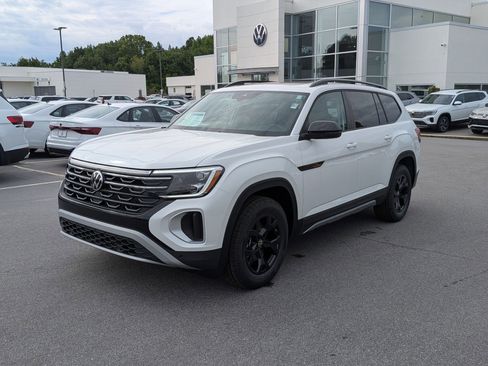 New 2026 Volkswagen Atlas Peak Edition AWD/4WD image 7