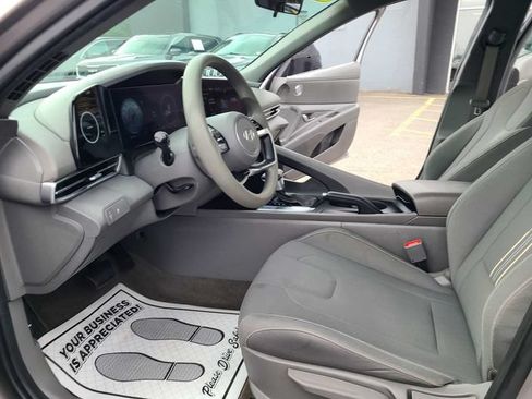 Used 2024 Hyundai Elantra SEL FWD image 13