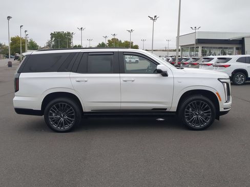 Certified 2025 Cadillac Escalade Sport AWD/4WD image 8