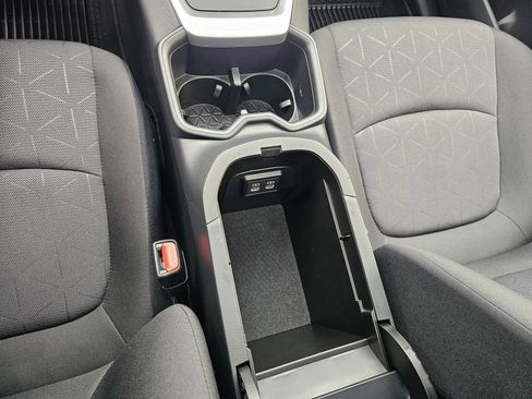 Used 2025 Toyota RAV4 XLE w/ Convenience Package image 31