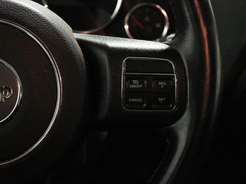 Used 2016 Jeep Wrangler Unlimited Rubicon w/ Connectivity Group AWD/4WD image 21