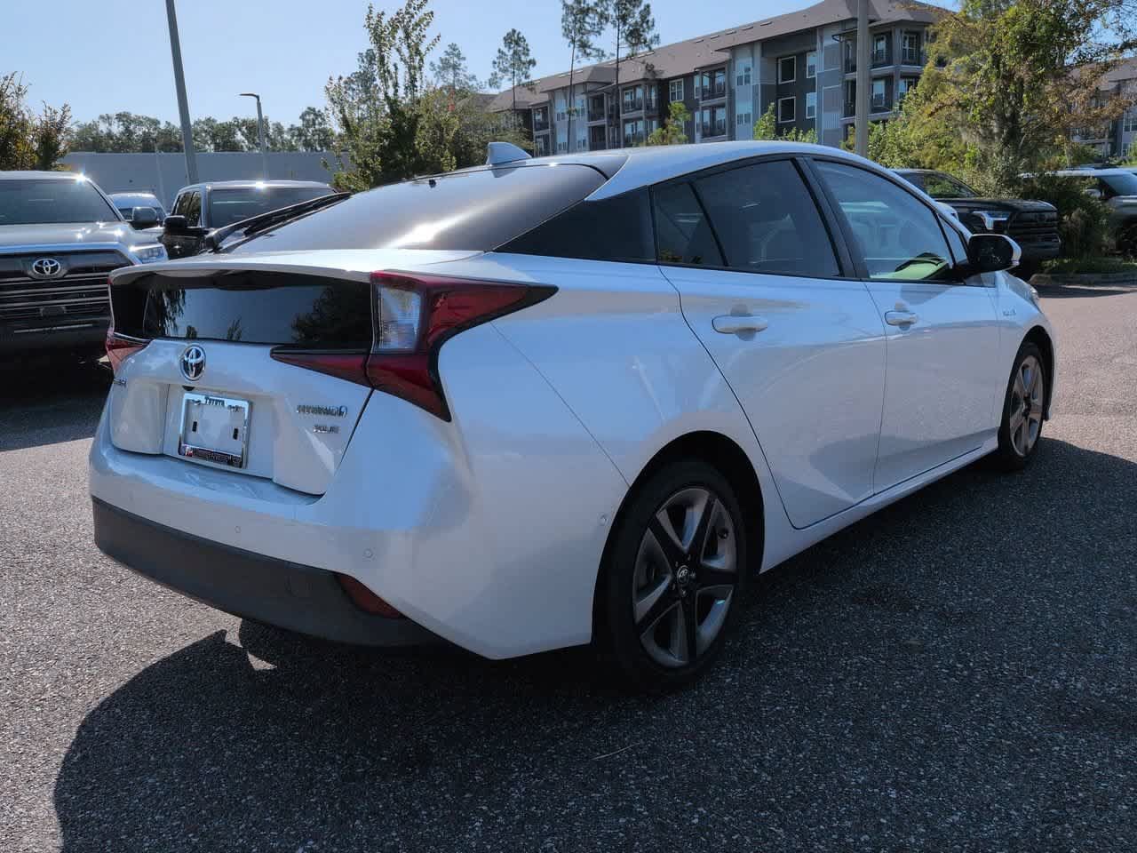 Certified 2021 Toyota Prius XLE FWD image 6