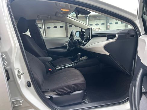 Used 2020 Toyota Corolla LE image 21