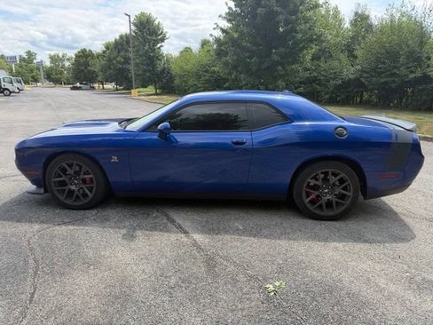 Used 2018 Dodge Challenger R/T Scat Pack w/ Leather Interior Group RWD image 4