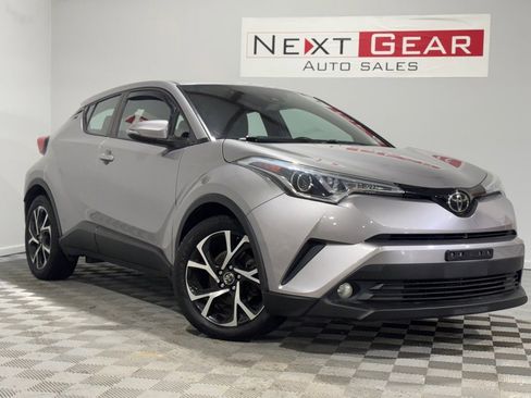 Used 2018 Toyota C-HR XLE image 1