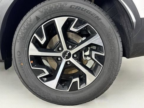 Certified 2025 Kia Sportage EX AWD/4WD image 10