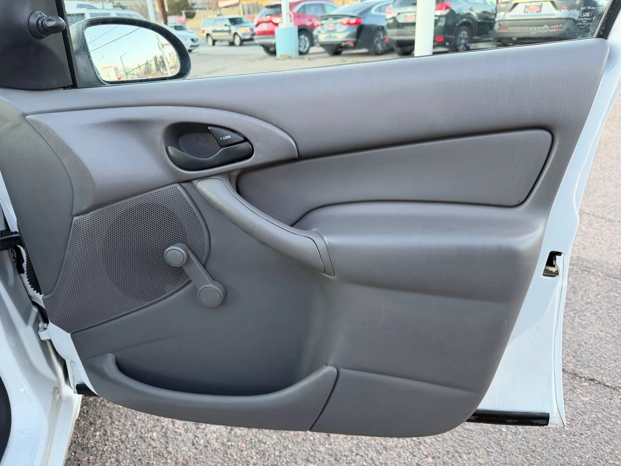 Used 2004 Ford Focus LX FWD image 17