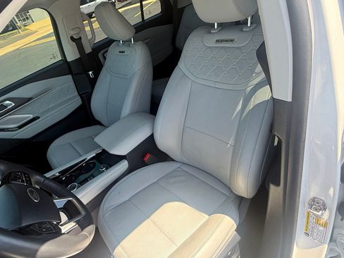 Used 2025 Ford Explorer Platinum w/ Ultimate Package RWD image 13