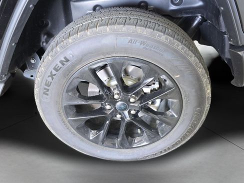 Used 2025 Jeep Wrangler Unlimited Sahara AWD/4WD image 22