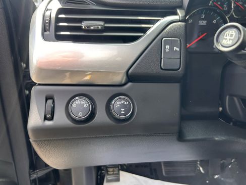Used 2019 Chevrolet Tahoe LS w/ Skid Plate Package AWD/4WD image 12