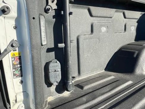 Used 2023 GMC Sierra 2500 SLT image 13