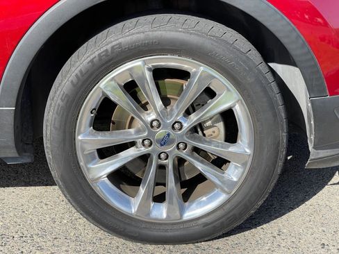 Used 2018 Ford Explorer XLT AWD/4WD image 38