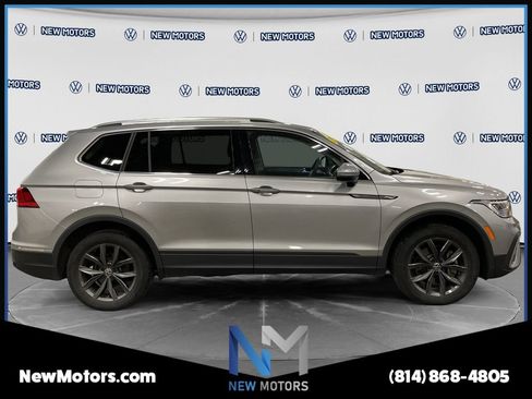 Used 2023 Volkswagen Tiguan SE w/ Panoramic Sunroof Package AWD/4WD image 6