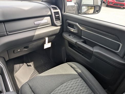 New 2026 RAM 2500 Big Horn AWD/4WD image 16