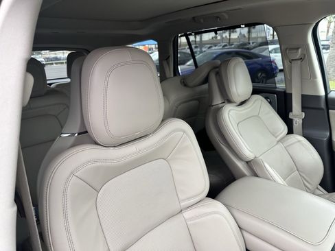 Certified 2022 Lincoln Aviator Reserve w/ Equipment Group 201A image 24