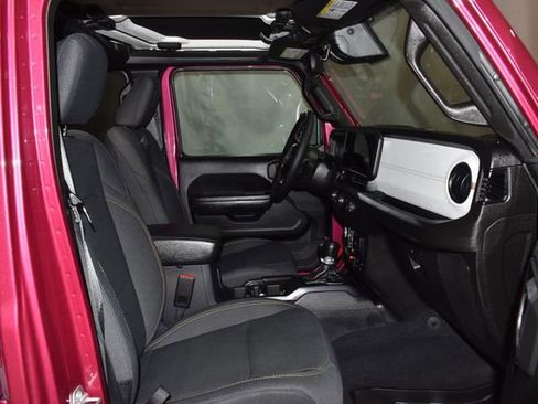 Certified 2024 Jeep Gladiator Sport image 29