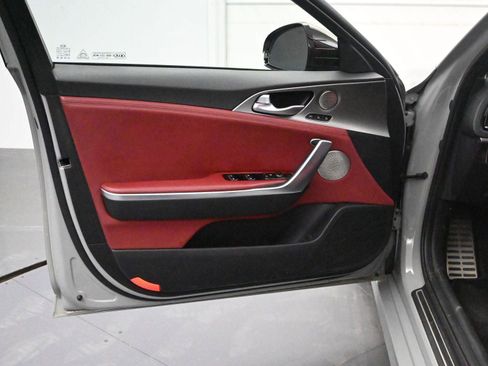 Used 2019 Kia Stinger GT1 image 10
