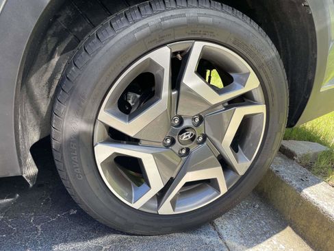 Used 2024 Hyundai Palisade SEL w/ Premium Package FWD image 6