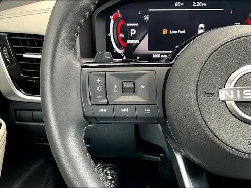 Certified 2024 Nissan Rogue SL FWD image 23
