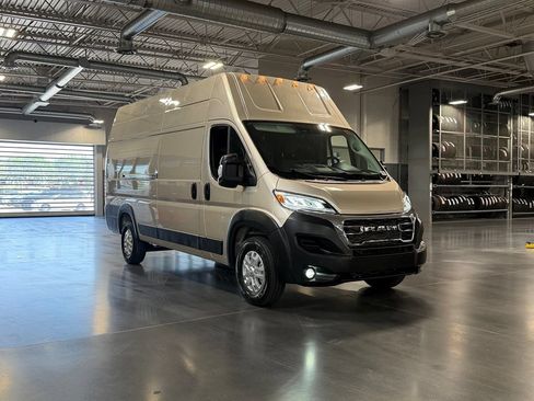 Used 2026 RAM ProMaster 3500 w/ Quick Order Package 22G SLT FWD image 3