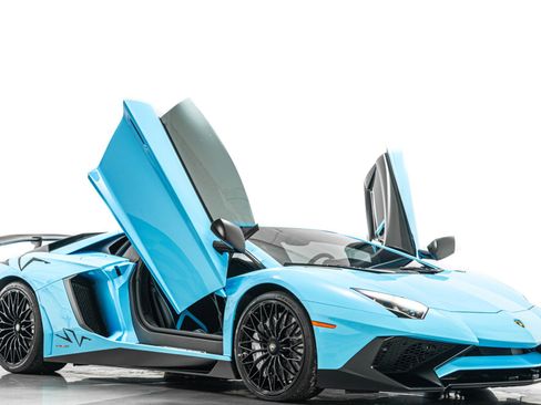 Used 2016 Lamborghini Aventador LP 750-4 Superveloce AWD/4WD image 28