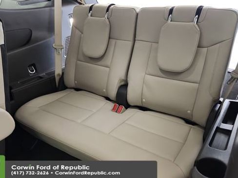 Used 2024 Ford Explorer Platinum w/ Technology Package image 26