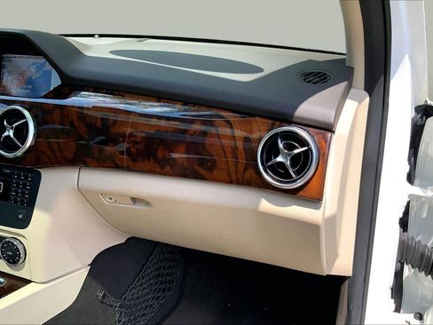 Used 2013 Mercedes-Benz GLK 350 4MATIC image 19