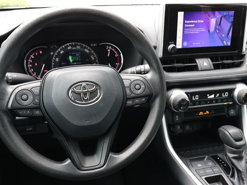 Used 2025 Toyota RAV4 XLE w/ Convenience Package FWD image 17