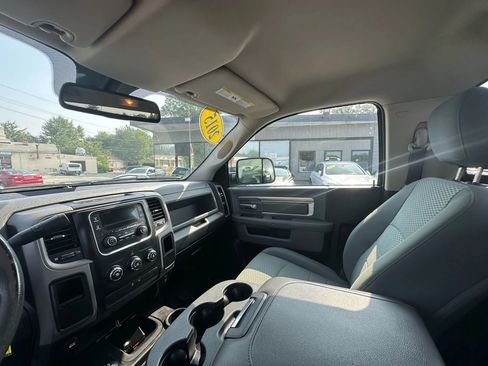 Used 2015 RAM 2500 Tradesman w/ Chrome Appearance Group image 12