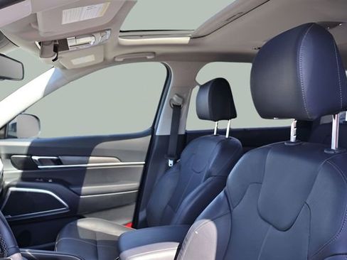 Used 2022 Kia Telluride EX w/ EX Premium Package image 12