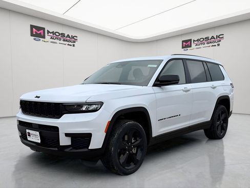 New 2025 Jeep Grand Cherokee L Altitude AWD/4WD image 8