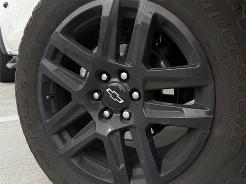 Used 2025 Chevrolet Colorado Trail Boss image 9