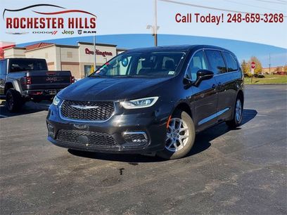 Certified 2024 Chrysler Pacifica Touring-L