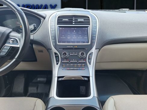 Used 2020 Lincoln Nautilus Reserve w/ Equipment Group 201A FWD image 19