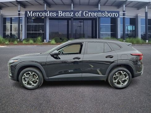 Used 2024 Chevrolet Trax LT w/ Driver Confidence Package image 7