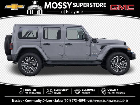 Used 2023 Jeep Wrangler Unlimited Sahara w/ Cold Weather Group AWD/4WD image 10