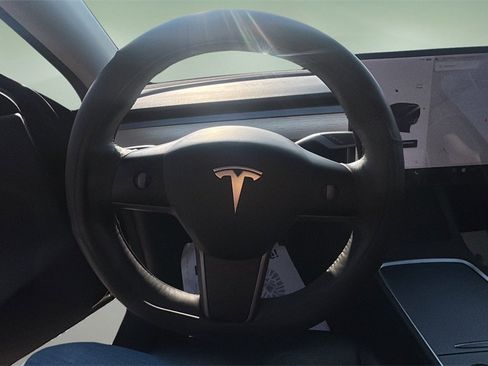 Used 2021 Tesla Model Y Long Range image 13