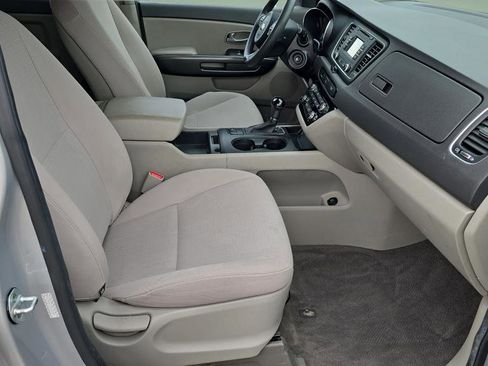 Used 2017 Kia Sedona LX FWD image 14