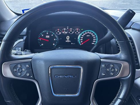 Used 2020 GMC Yukon XL Denali image 12