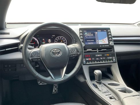 Used 2022 Toyota Avalon XSE image 17
